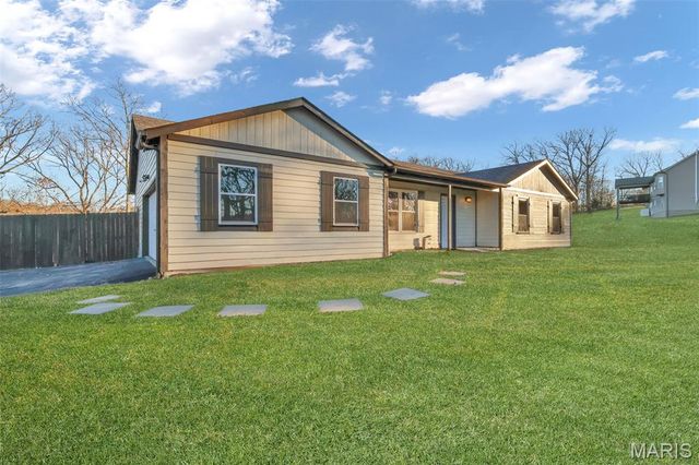 2516 Ridgeview Drive, High Ridge, MO 63049