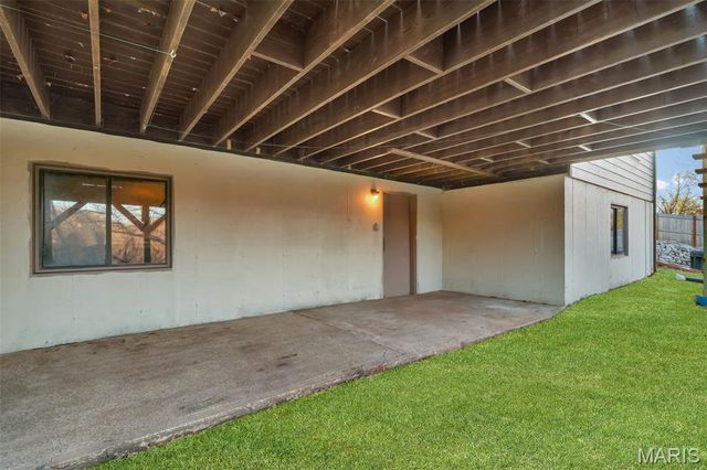 2516 Ridgeview Drive, High Ridge, MO 63049