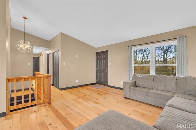 2516 Ridgeview Drive, High Ridge, MO 63049