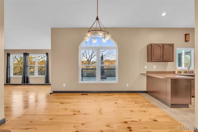 2516 Ridgeview Drive, High Ridge, MO 63049