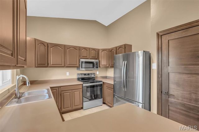 2516 Ridgeview Drive, High Ridge, MO 63049