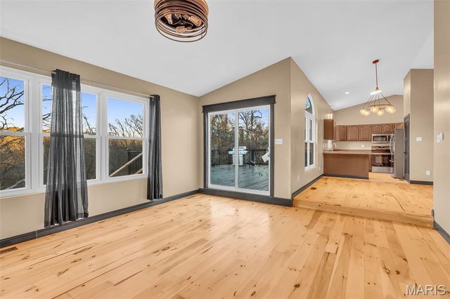 2516 Ridgeview Drive, High Ridge, MO 63049