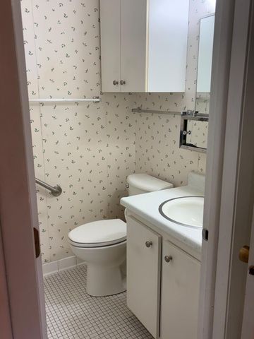10113 W 34th Street 111, Minnetonka, MN 55305