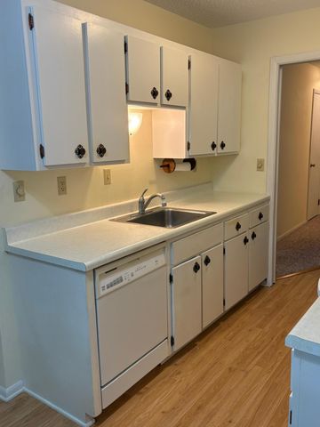 10113 W 34th Street 111, Minnetonka, MN 55305
