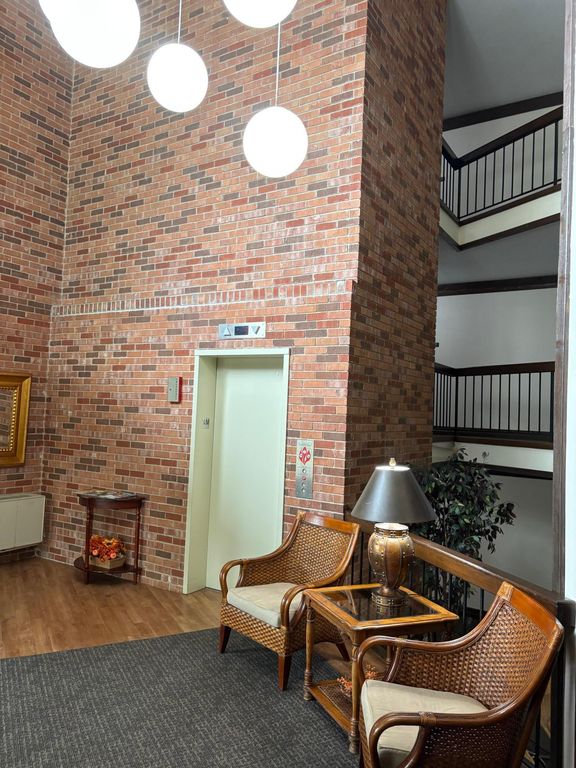 10113 W 34th Street 111, Minnetonka, MN 55305 — exterior
