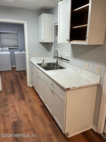 440 ROBERTS Street, Green Cove Springs, FL 32043