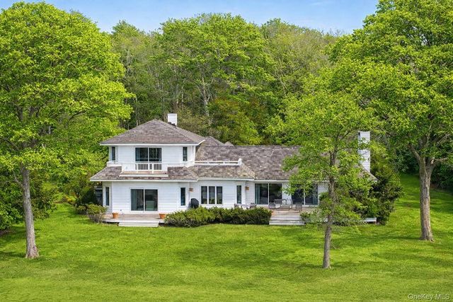 7 Penniman Point Road, Quogue, NY 11959