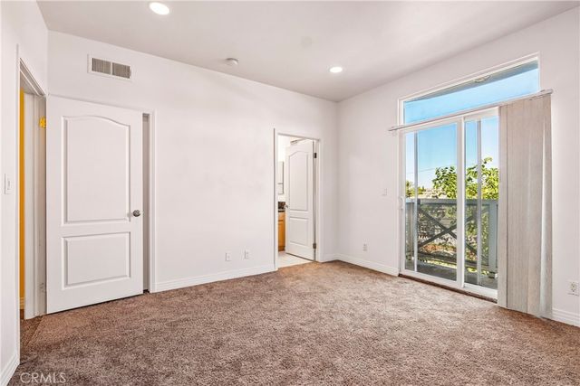 11622 Oxnard Street, North Hollywood, CA 91606