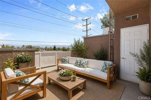 11622 Oxnard Street, North Hollywood, CA 91606