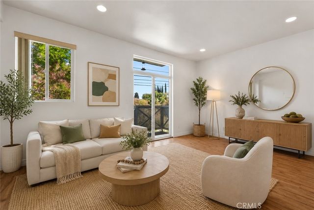 11622 Oxnard Street, North Hollywood, CA 91606