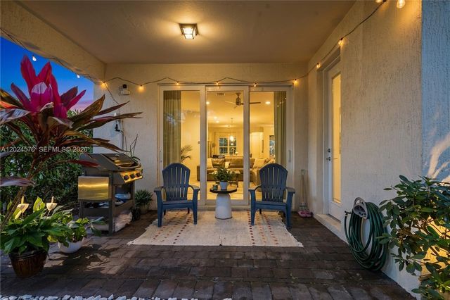 4325 Large Leaf Ln, Hollywood, FL 33021