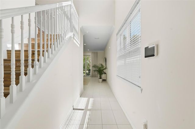 4325 Large Leaf Ln, Hollywood, FL 33021