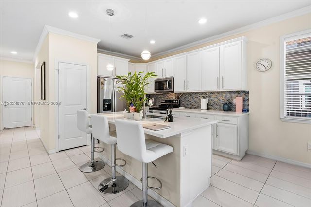 4325 Large Leaf Ln, Hollywood, FL 33021