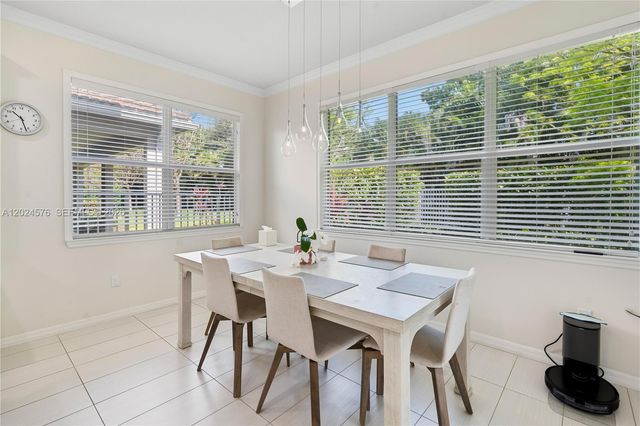4325 Large Leaf Ln, Hollywood, FL 33021
