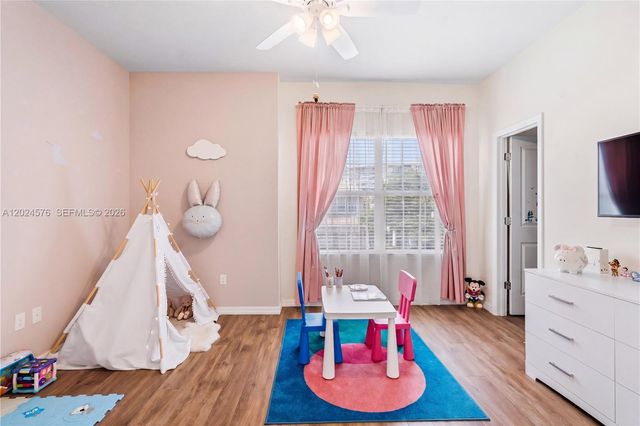 4325 Large Leaf Ln, Hollywood, FL 33021