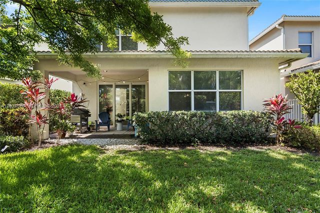 4325 Large Leaf Ln, Hollywood, FL 33021
