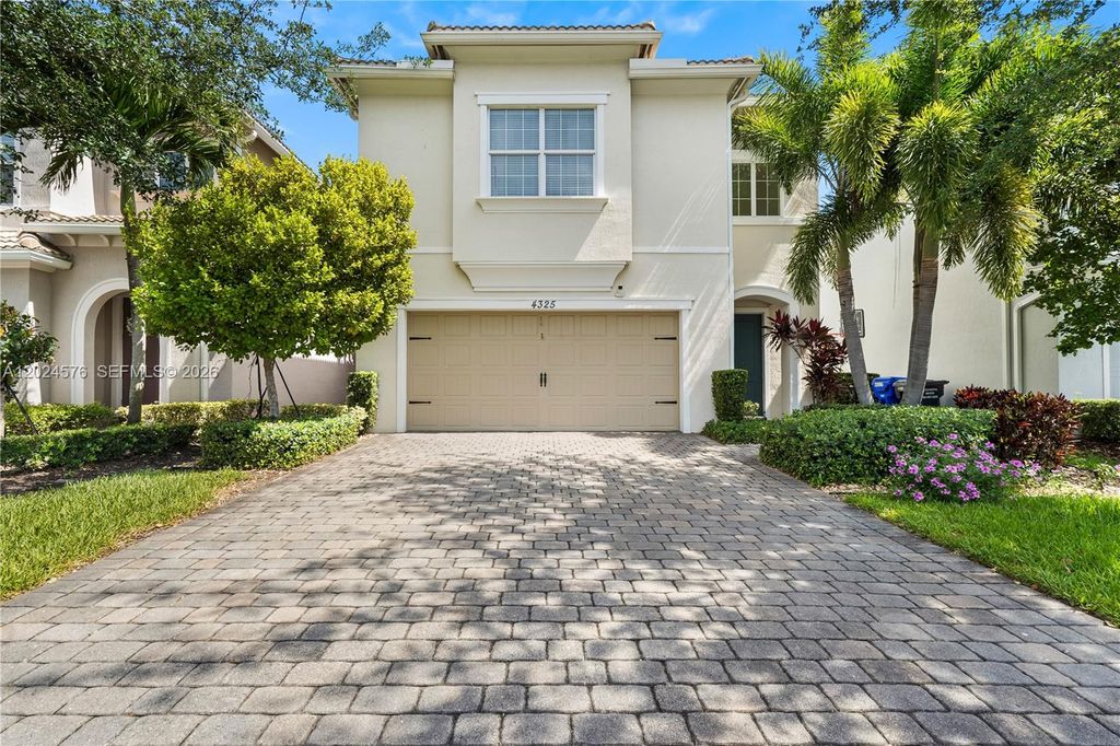 4325 Large Leaf Ln, Hollywood, FL 33021