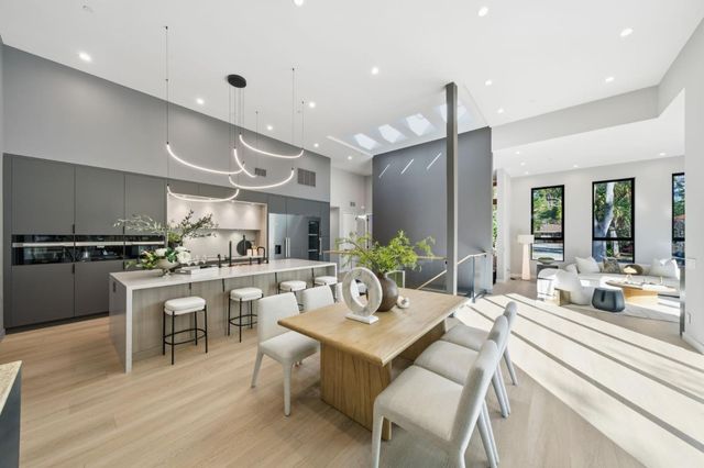 90 Crescent Drive, Palo Alto, CA 94301