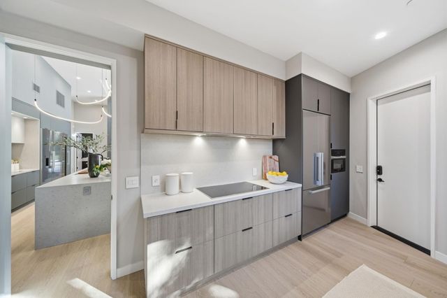 90 Crescent Drive, Palo Alto, CA 94301