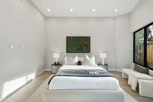 90 Crescent Drive, Palo Alto, CA 94301