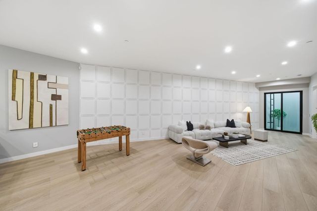 90 Crescent Drive, Palo Alto, CA 94301