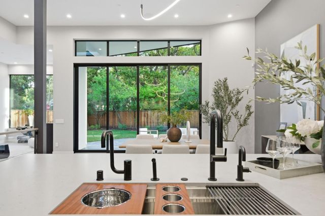 90 Crescent Drive, Palo Alto, CA 94301