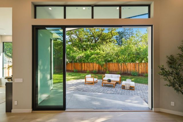 90 Crescent Drive, Palo Alto, CA 94301