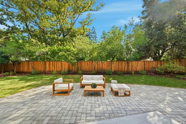 90 Crescent Drive, Palo Alto, CA 94301