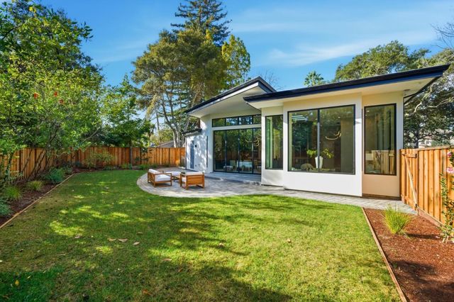 90 Crescent Drive, Palo Alto, CA 94301