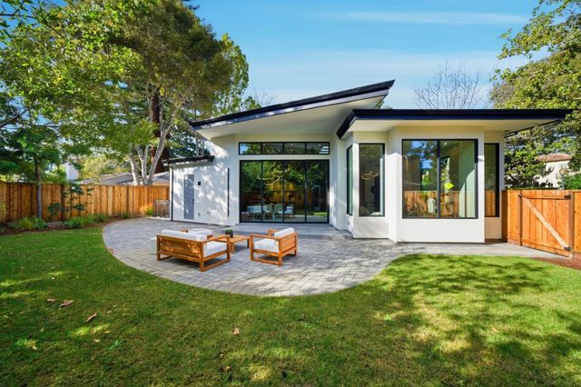 90 Crescent Drive, Palo Alto, CA 94301