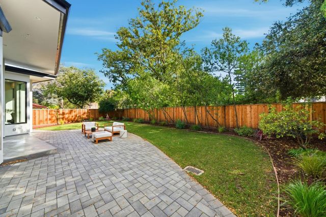 90 Crescent Drive, Palo Alto, CA 94301