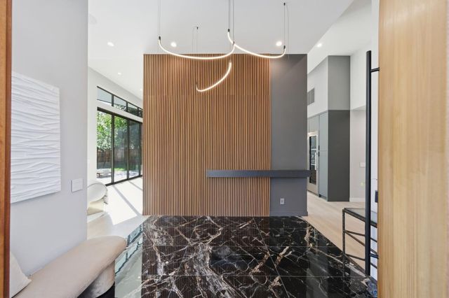 90 Crescent Drive, Palo Alto, CA 94301