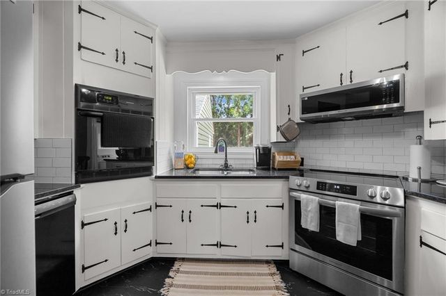 605 Piney Grove Road, Kernersville, NC 27284