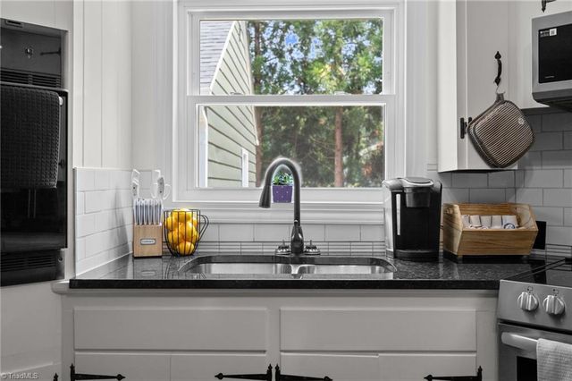 605 Piney Grove Road, Kernersville, NC 27284