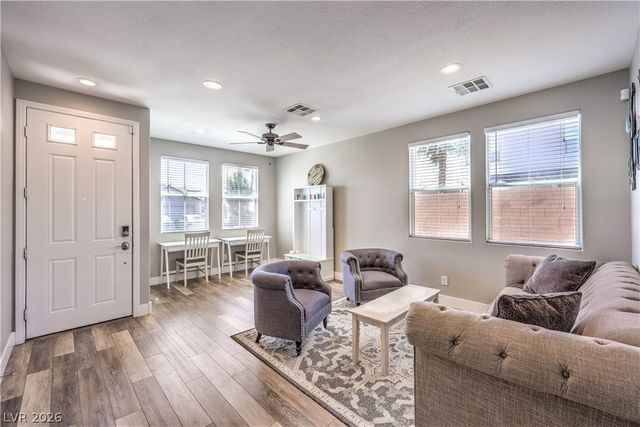 5016 Lone Wolf Avenue, Las Vegas, NV 89131