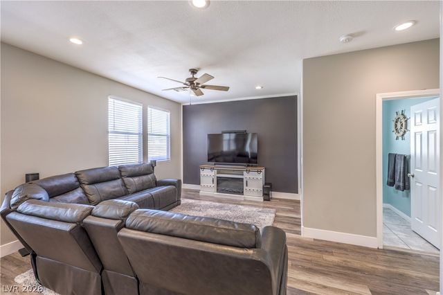 5016 Lone Wolf Avenue, Las Vegas, NV 89131