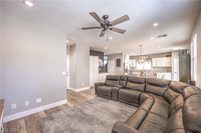 5016 Lone Wolf Avenue, Las Vegas, NV 89131