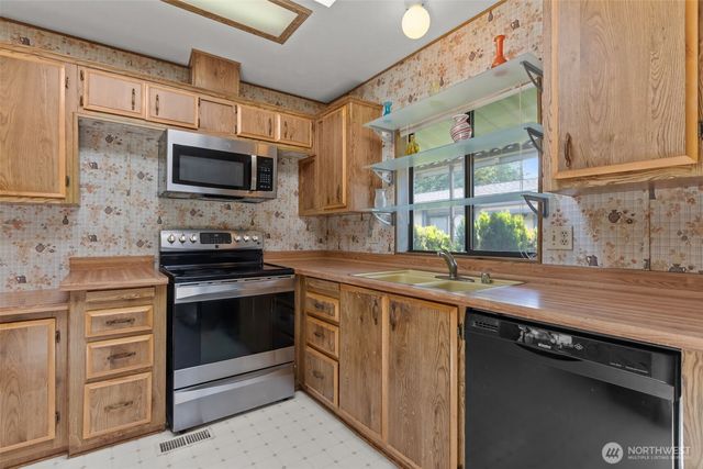 11436 SE 208th Street #180, Kent, WA 98031