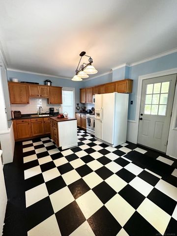 284 E Saint Clair Street, Romeo, MI 48065