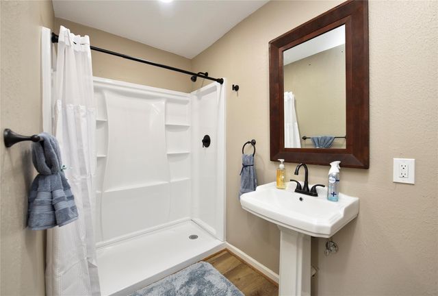 105 W Saunders Street, League City, TX 77573