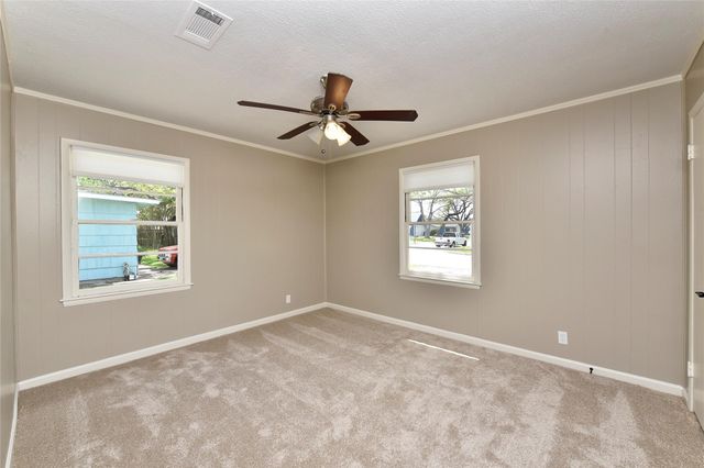 105 W Saunders Street, League City, TX 77573