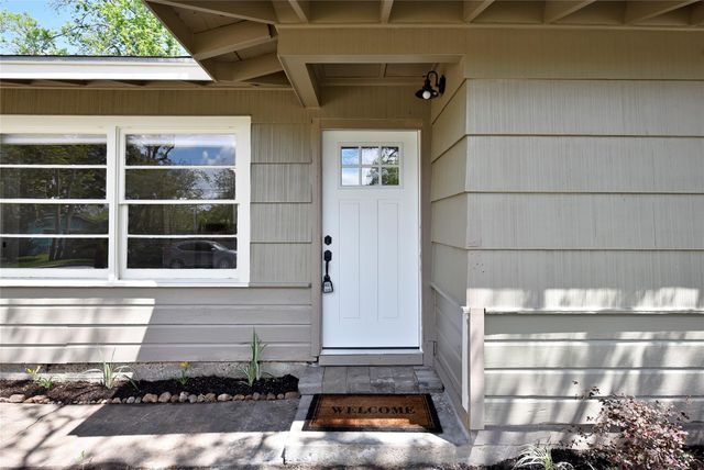 105 W Saunders Street, League City, TX 77573