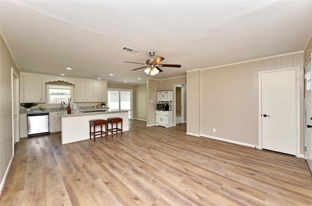 105 W Saunders Street, League City, TX 77573