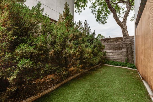 2323 Rusk Place, Dallas, TX 75204