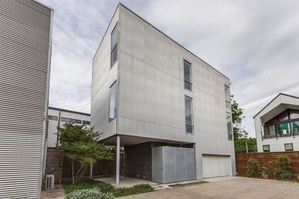 2323 Rusk Place, Dallas, TX 75204
