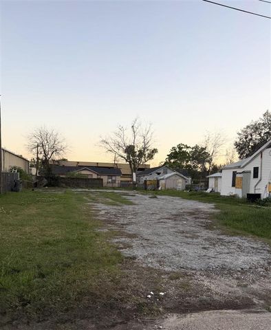 1022 16th Street, Lake Charles, LA 70601