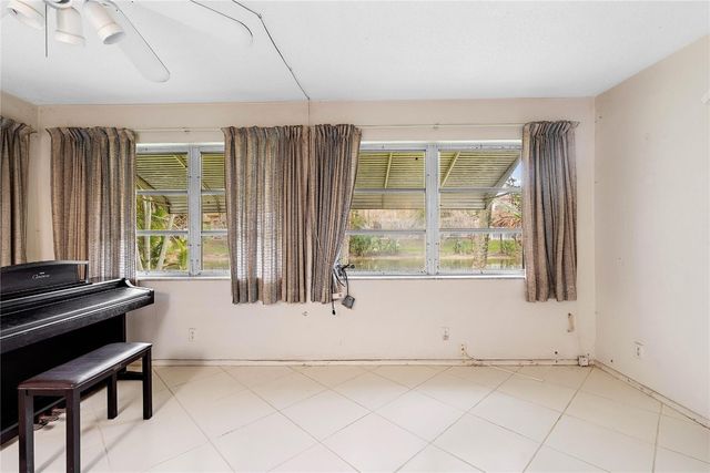 5702 NW 47th Lane, Tamarac, FL 33319