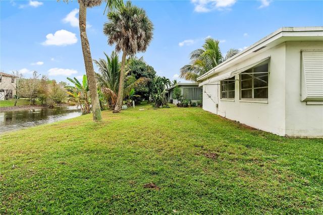 5702 NW 47th Lane, Tamarac, FL 33319