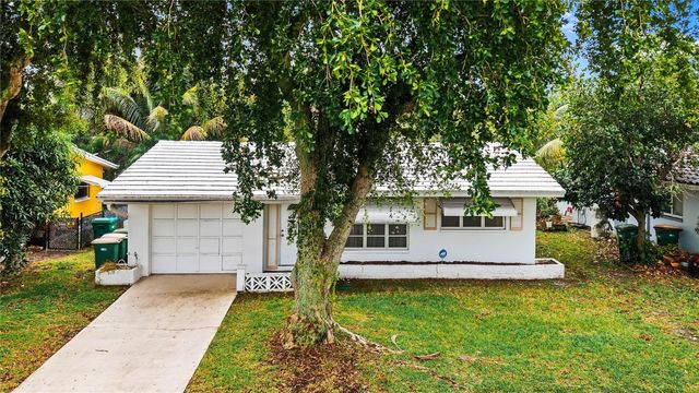 5702 NW 47th Lane, Tamarac, FL 33319