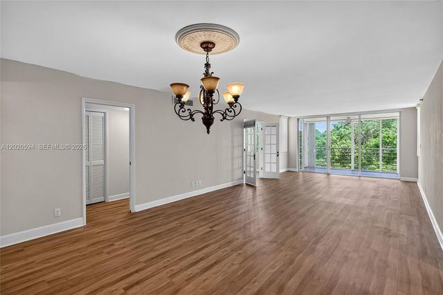 4015 W Palm Aire Dr 502, Pompano Beach, FL 33069